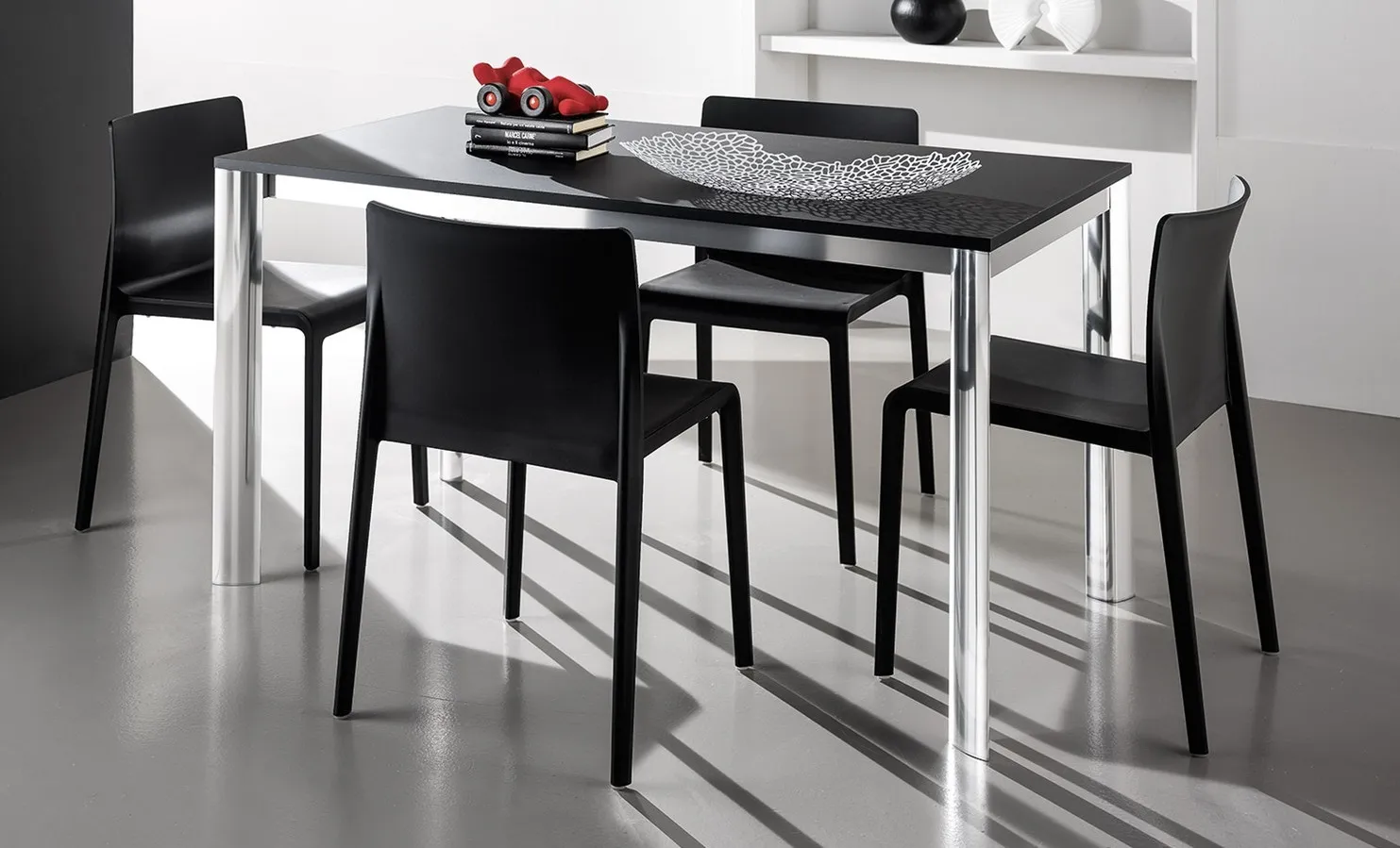 Tavoli da cucina 13 Tavolo moderno con gambe cromate