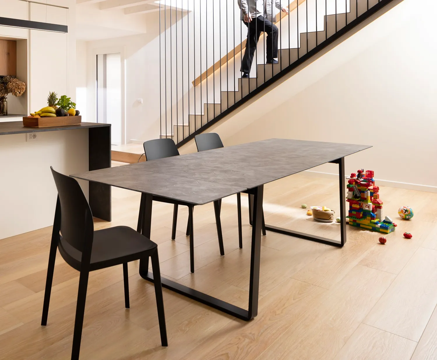 Tavoli da cucina 27 Tavolo allungabile moderno con 2 gambe in metallo dalla forma a u