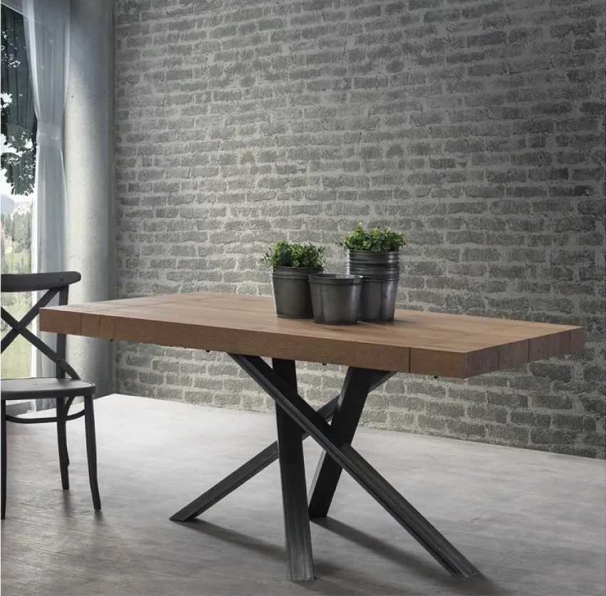 Tavoli da cucina 34 Tavolo con gambe intrecciate e piano in legno